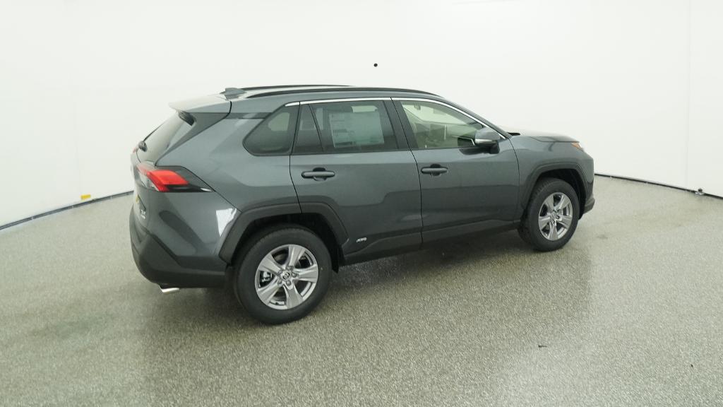 2025 Toyota RAV4 Hybrid XLE photo 4