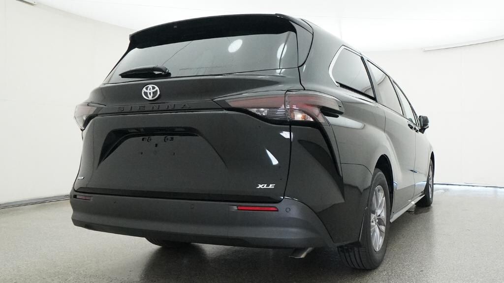 New 2026 Toyota Sienna XLE Van Passenger Van