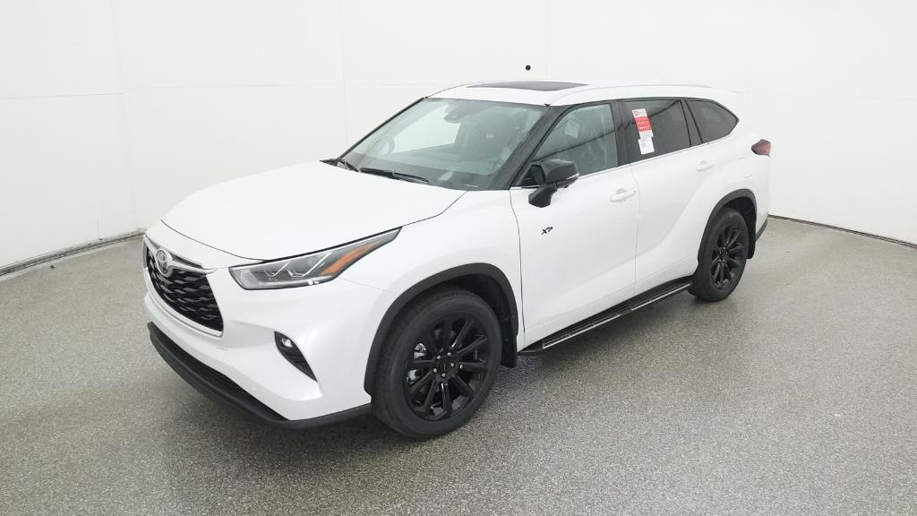 2026 Toyota Highlander Limited's photo