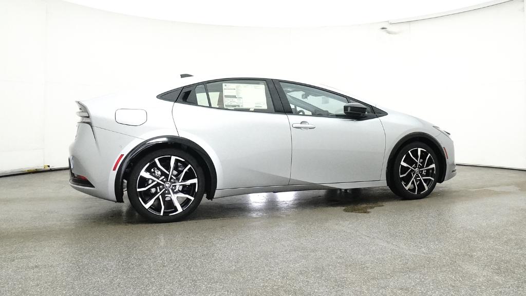 2026 Toyota Prius Plug-in Hybrid XSE Premium - Photo 31
