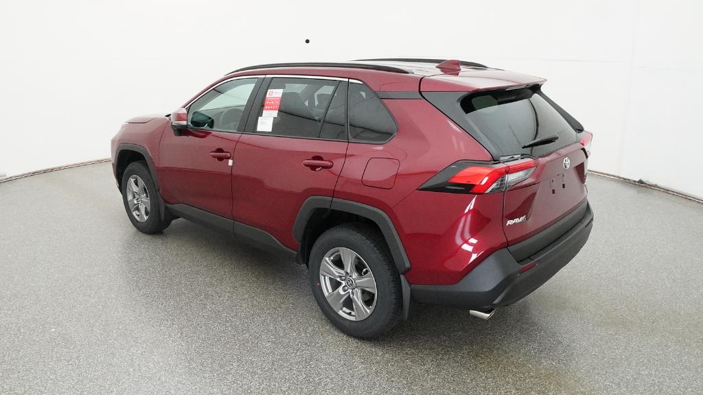 2025 Toyota RAV4 XLE photo 4