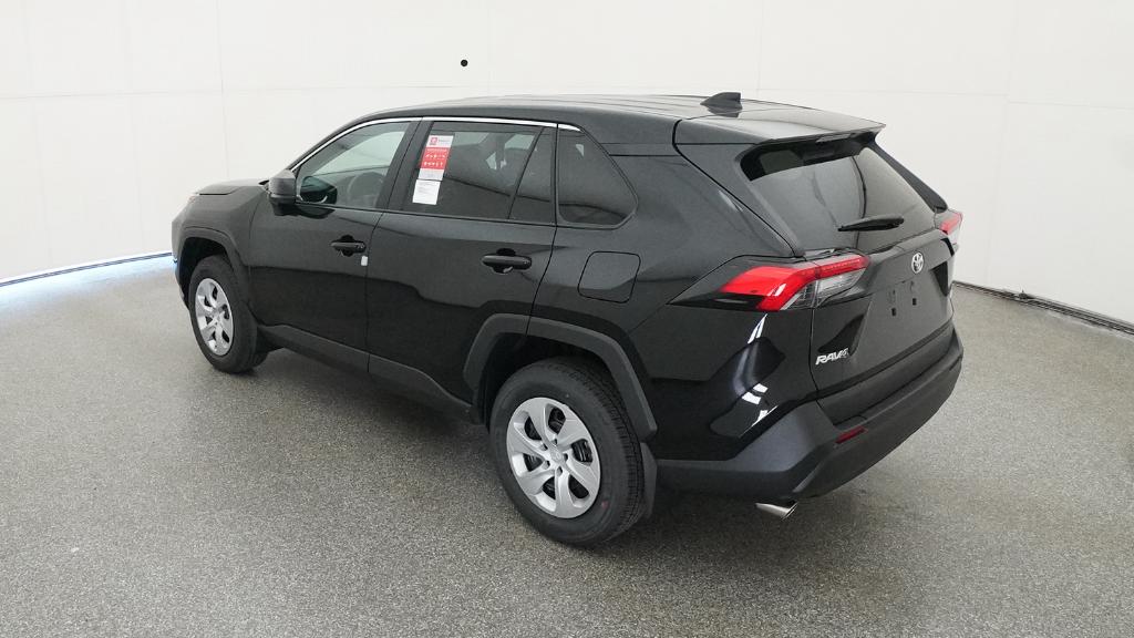 2025 Toyota RAV4 LE photo 4