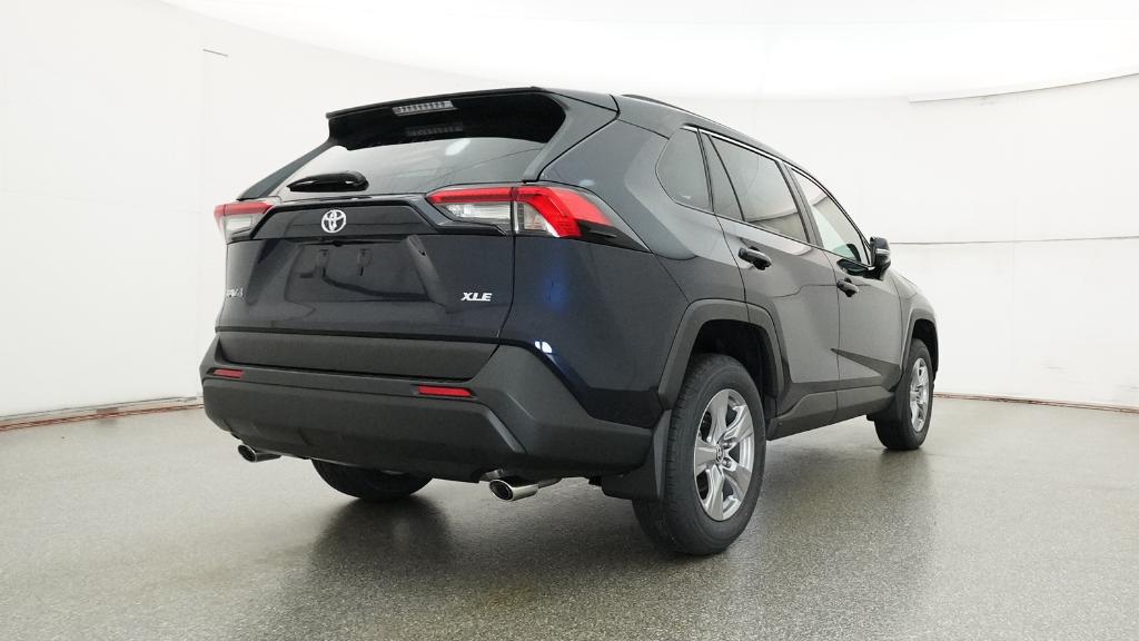 2025 Toyota RAV4 XLE photo 4