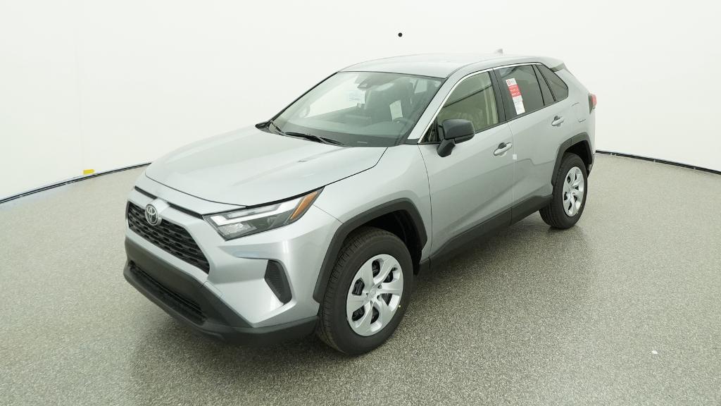 2025 Toyota RAV4 LE's photo