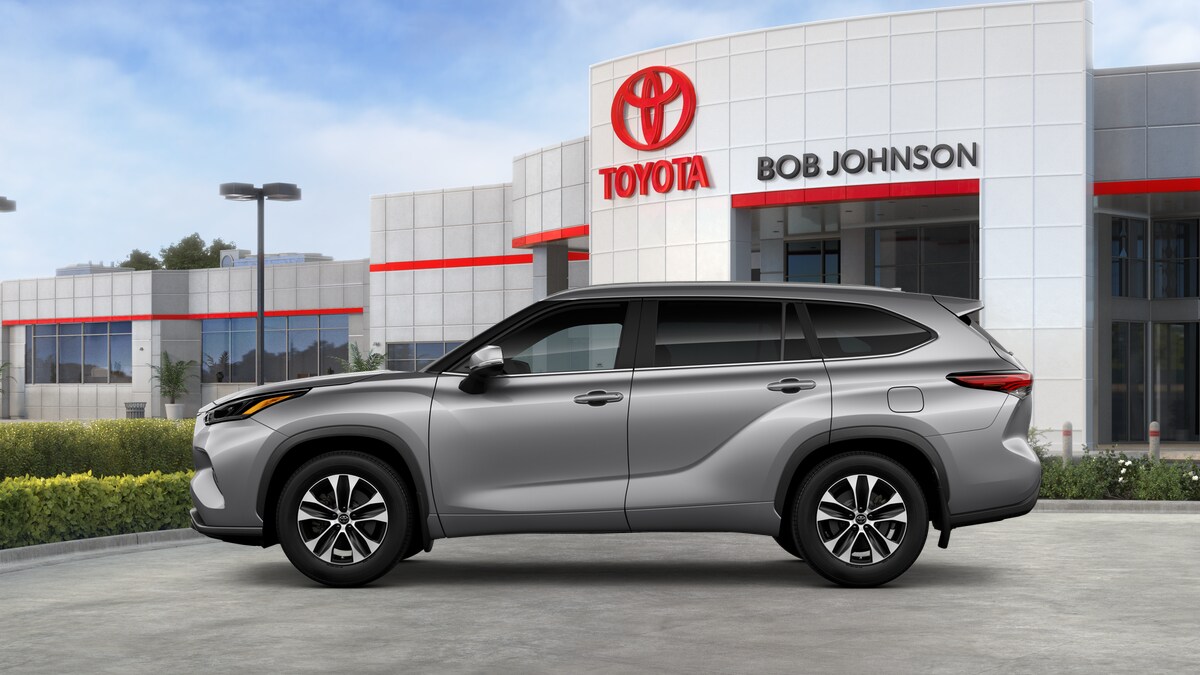 2025 Toyota Highlander XLE photo 4