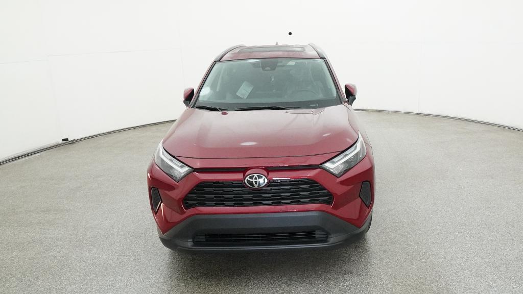 2025 Toyota RAV4 XLE photo 3