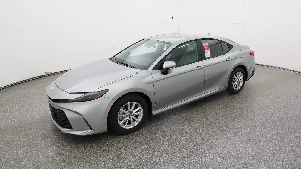 2026 Toyota Camry LE's photo