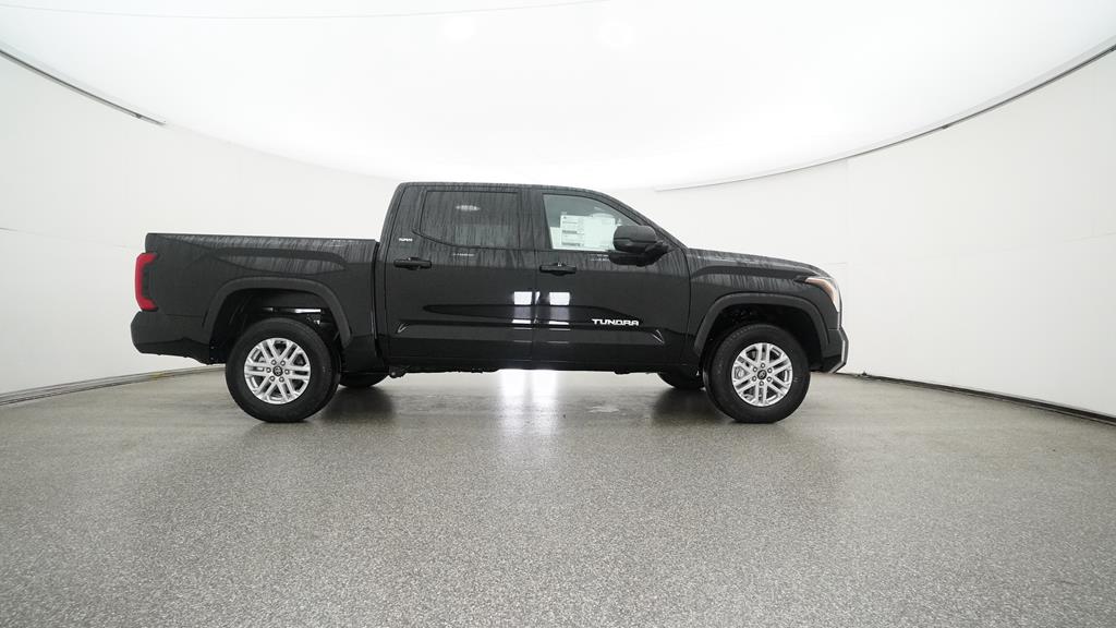 2025 Toyota Tundra SR5 - Photo 8