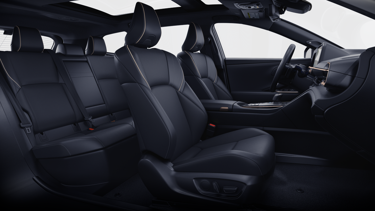 2025 Toyota Crown Signia Limited - Photo 38