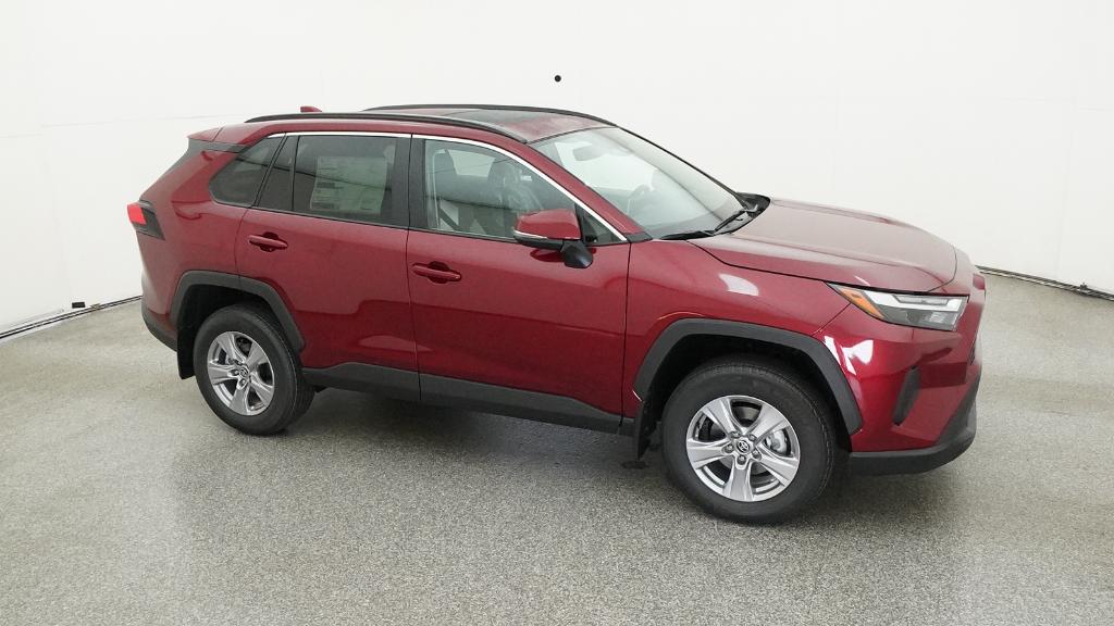 2025 Toyota RAV4 XLE photo 4