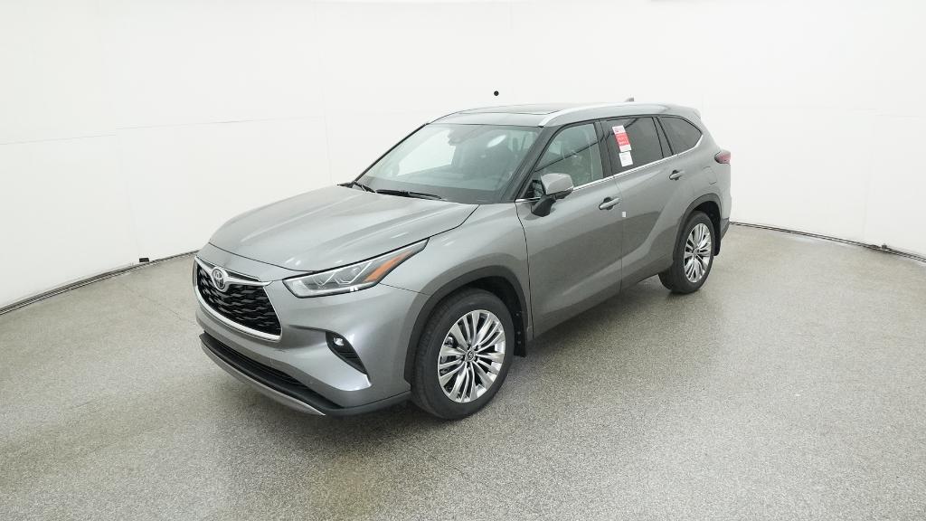 2026 Toyota Highlander Platinum's photo