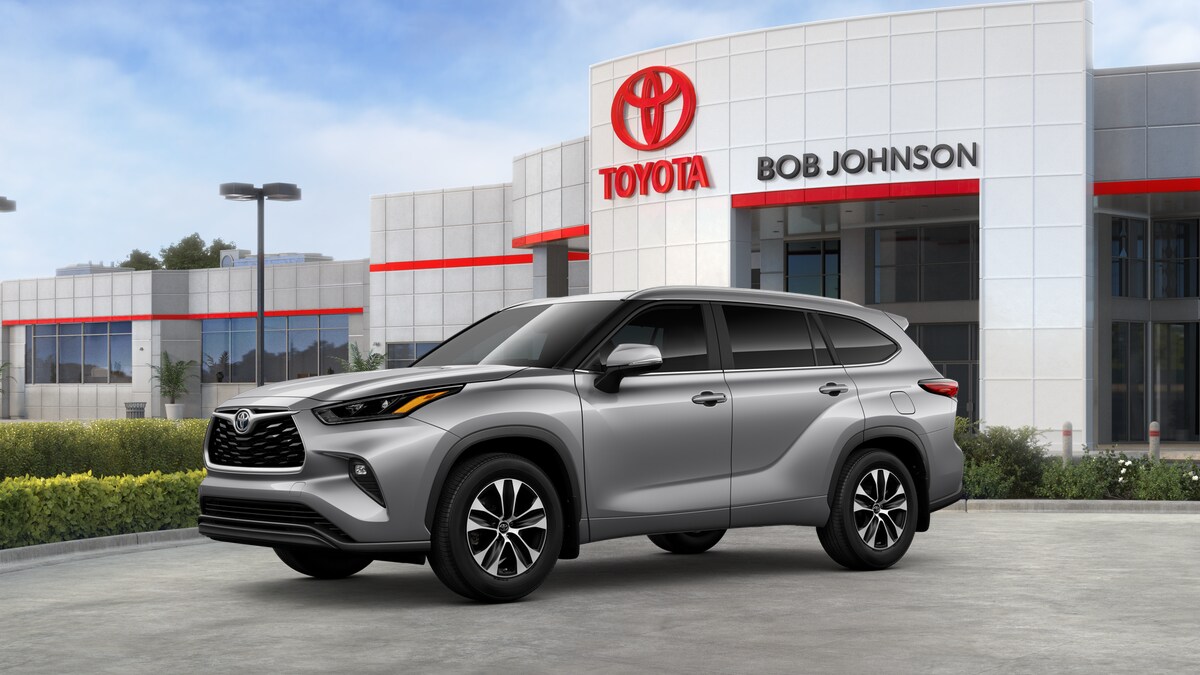 2025 Toyota Highlander XLE photo 2