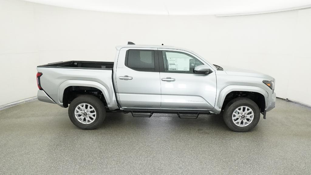 2025 Toyota Tacoma SR5 photo 4