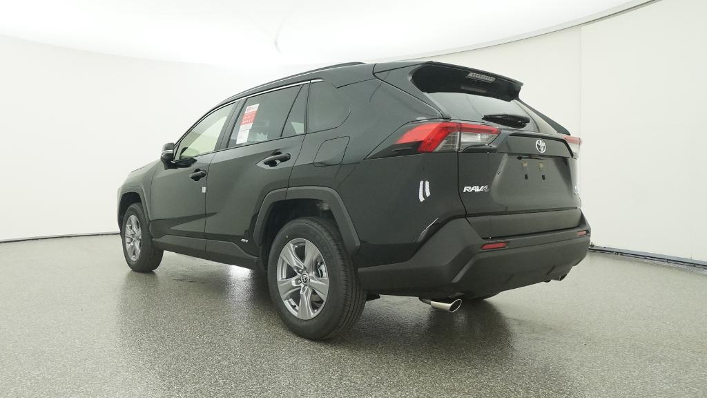 2025 Toyota RAV4 Hybrid XLE photo 2
