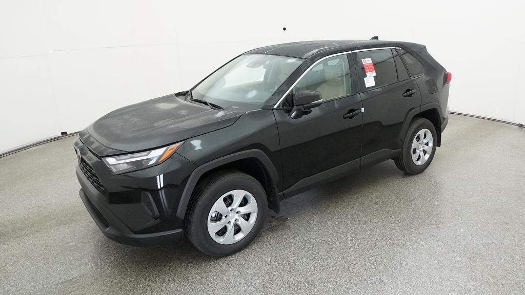 2025 Toyota RAV4 LE's photo