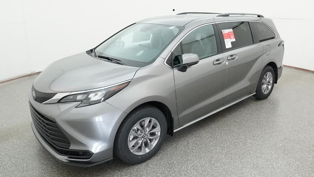 New 2026 Toyota Sienna LE 8 PASSENGER