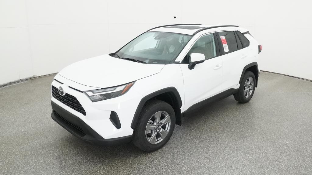 2025 Toyota RAV4 XLE's photo