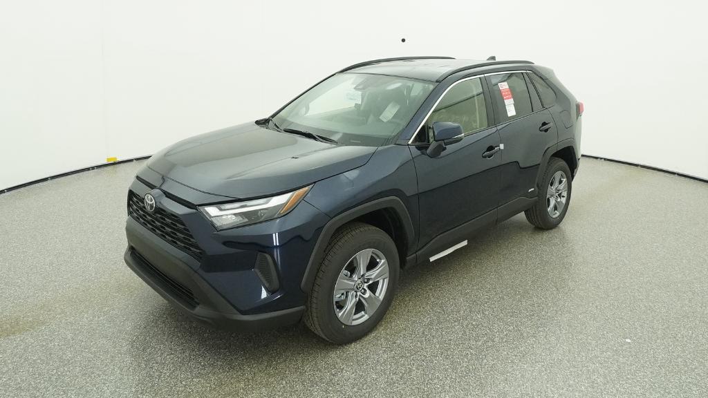 2025 Toyota RAV4 XLE's photo