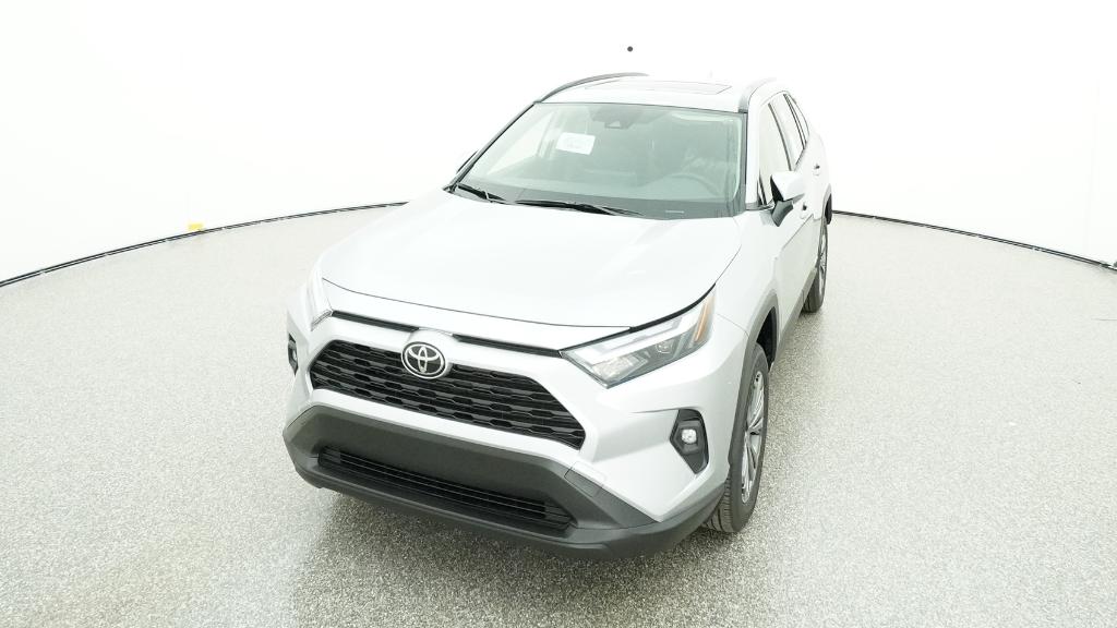2025 Toyota RAV4 Hybrid XLE Premium photo 4
