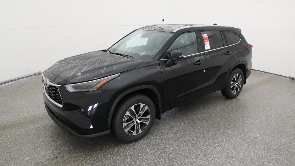 2026 Toyota Highlander XLE's photo