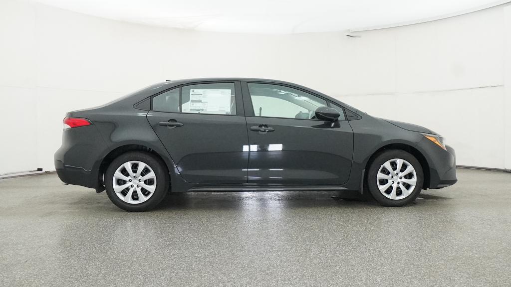 2026 Toyota Corolla LE photo 2