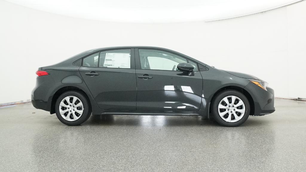 2026 Toyota Corolla LE photo 4