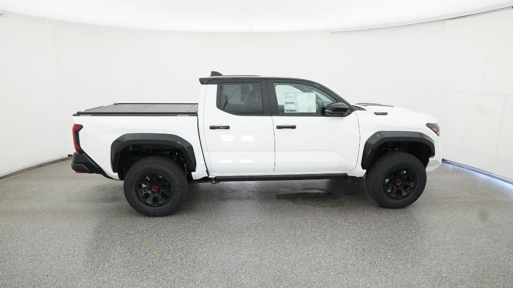 2025 Toyota Tacoma TRD Pro - Photo 14