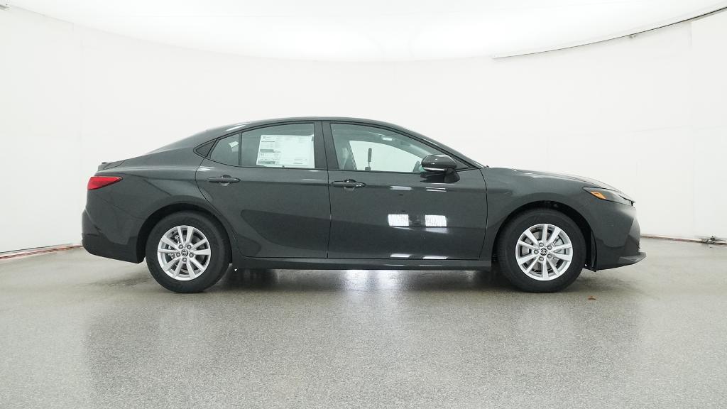 2026 Toyota Camry LE photo 3
