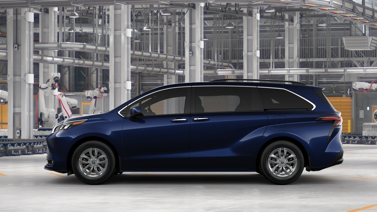 2025 Toyota Sienna XLE photo 2