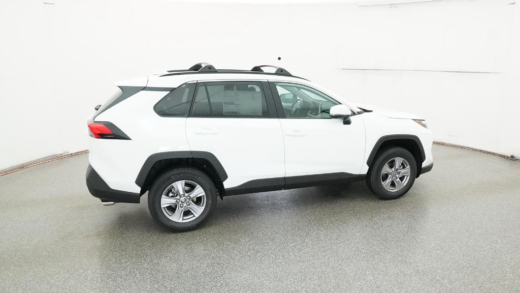 2025 Toyota RAV4 XLE photo 3