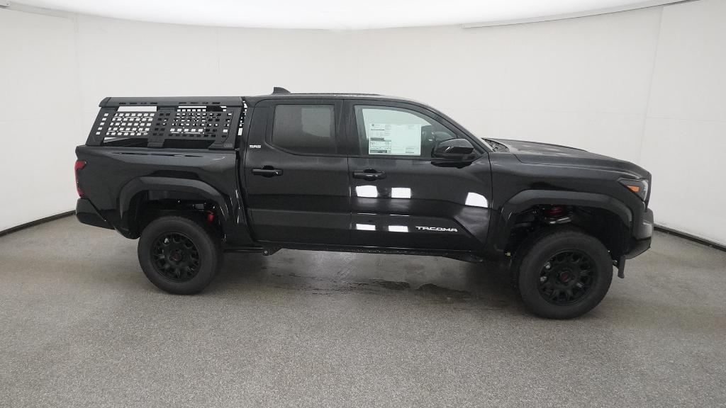 2025 Toyota Tacoma SR5 - Photo 14