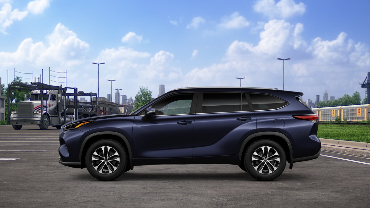 2025 Toyota Highlander XLE photo 4