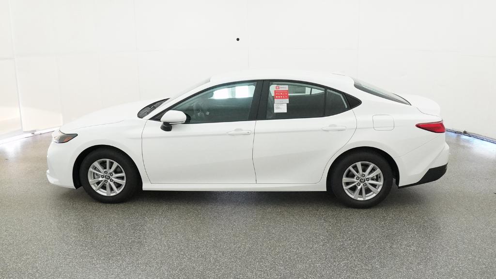 2026 Toyota Camry LE photo 3