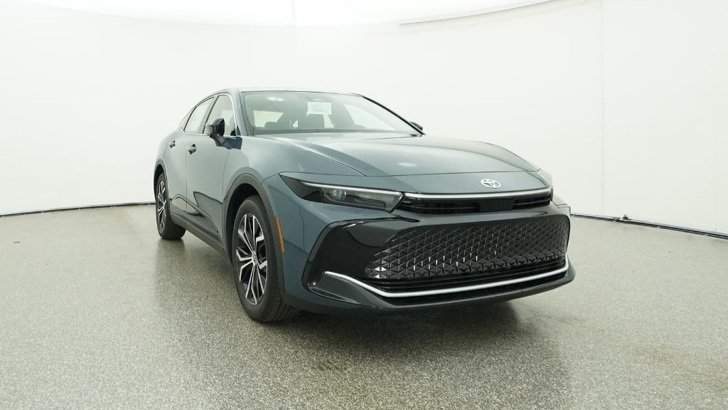 2026 Toyota Crown XLE photo 4