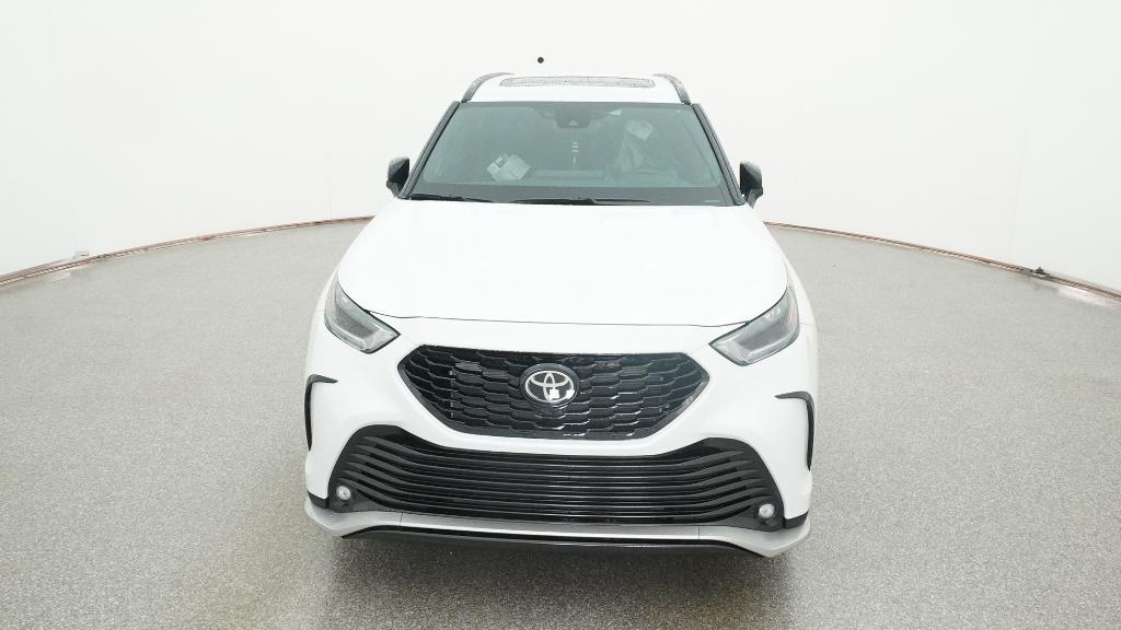 2026 Toyota Highlander XSE photo 4
