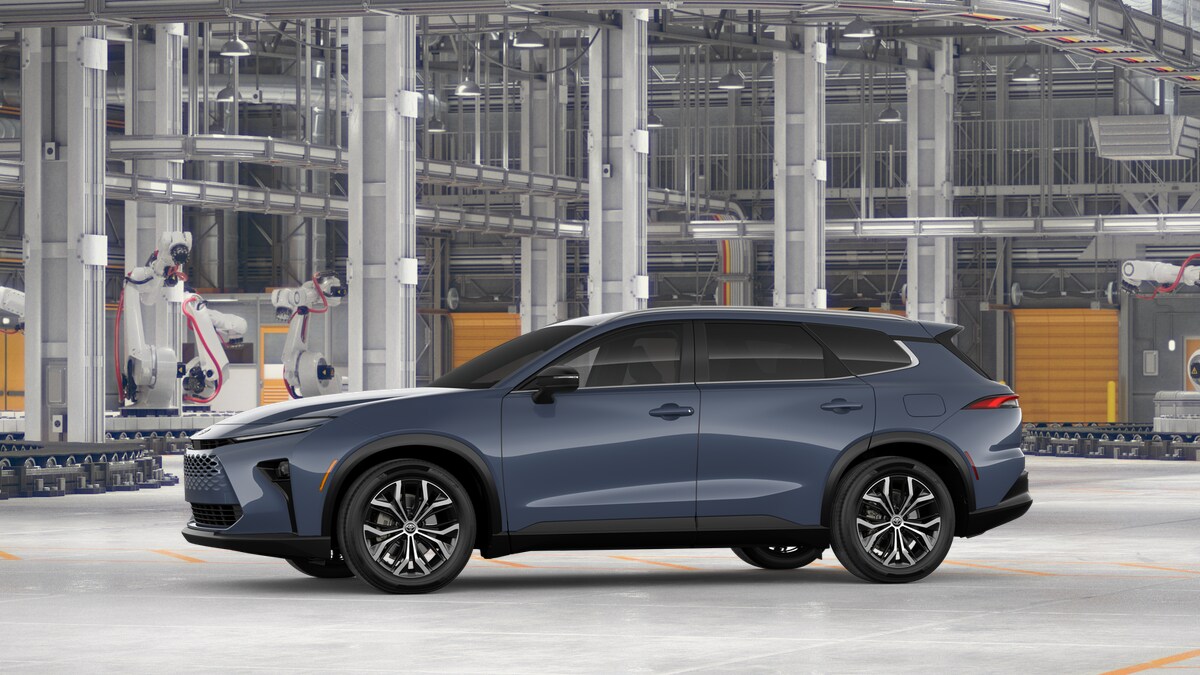 2026 Toyota Crown Signia XLE photo 2