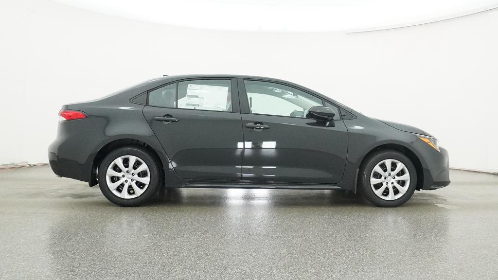 2026 Toyota Corolla LE photo 4
