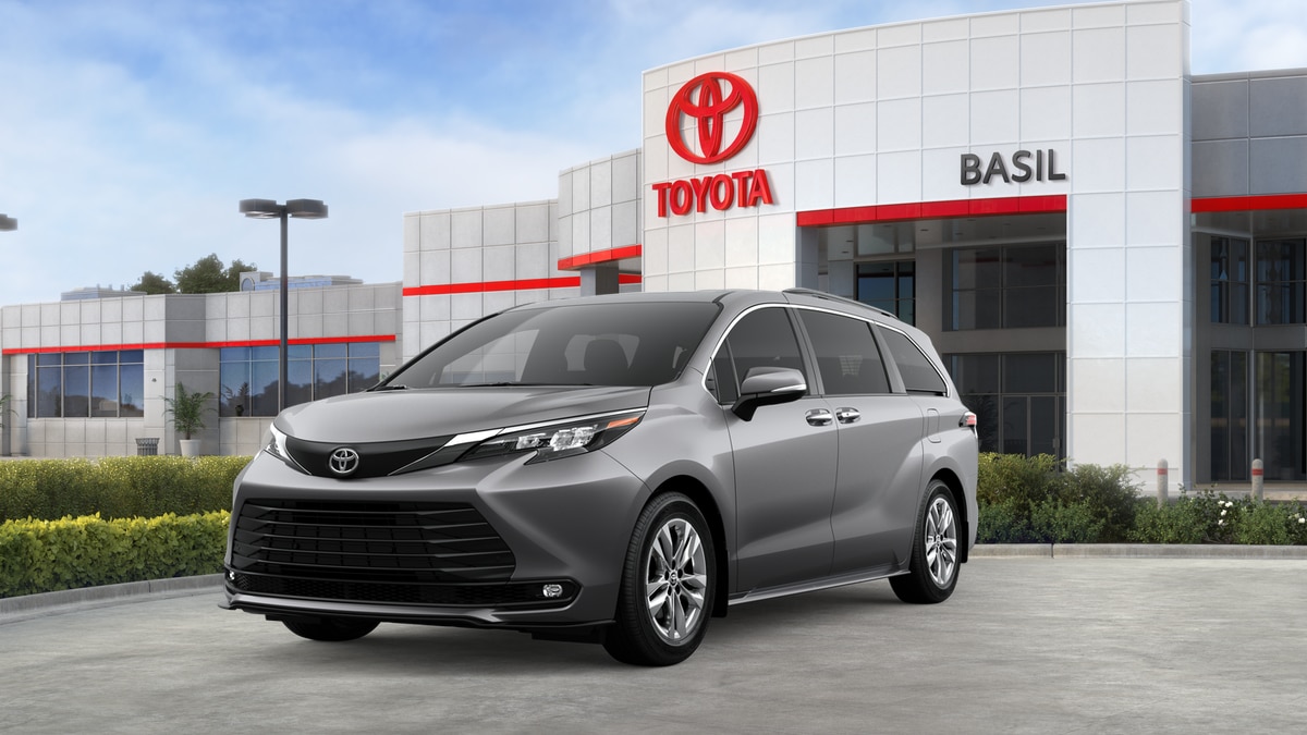 2026 Toyota Sienna XLE's photo