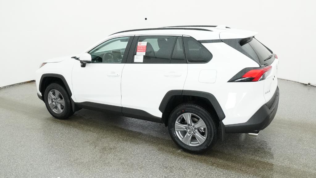 2025 Toyota RAV4 XLE photo 3