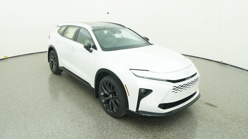 2025 Toyota Crown Signia Limited photo 3