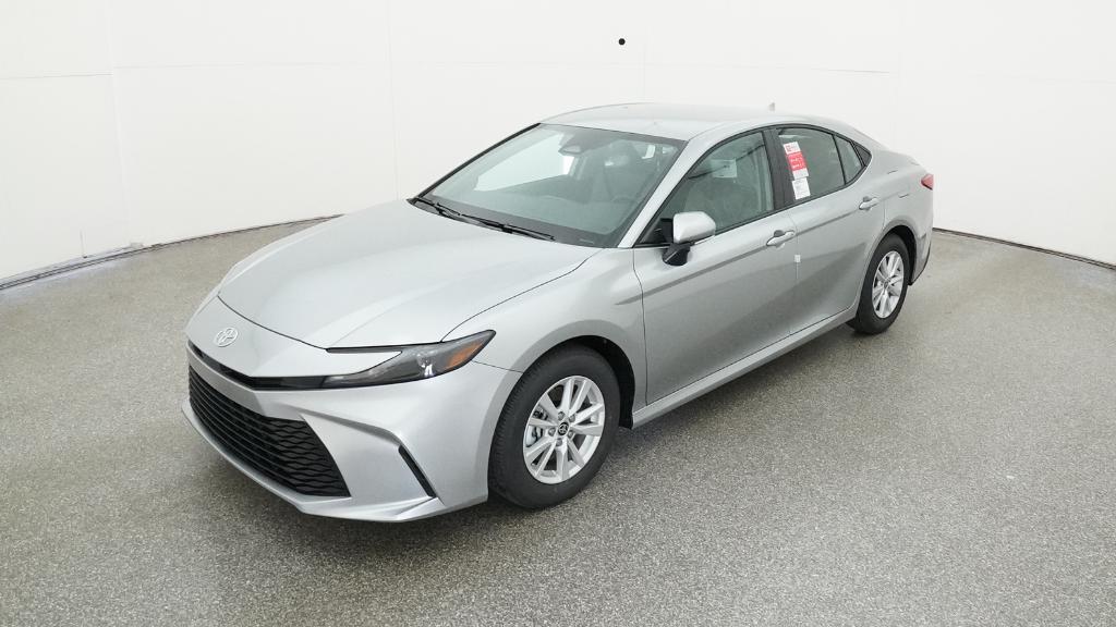 2026 Toyota Camry LE's photo