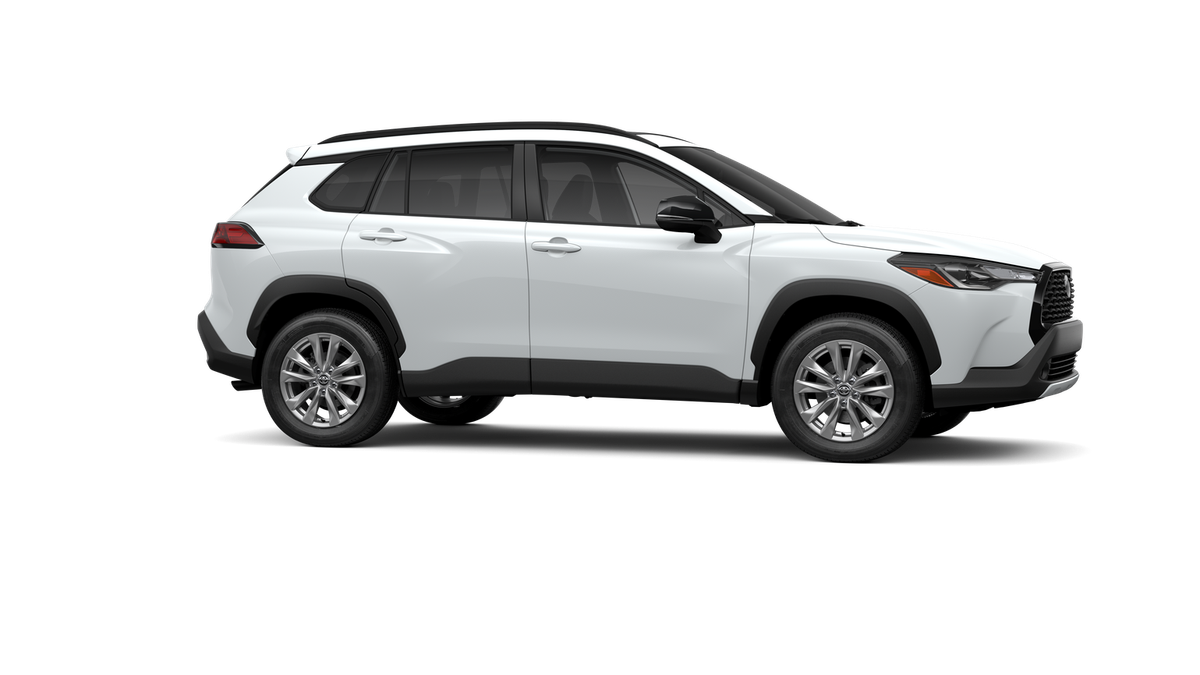 2025 Toyota Corolla Cross LE - Photo 13