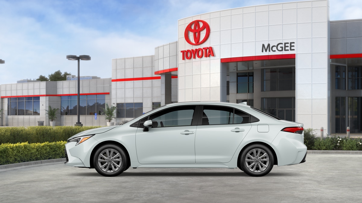 2026 Toyota Corolla XLE - Photo 24