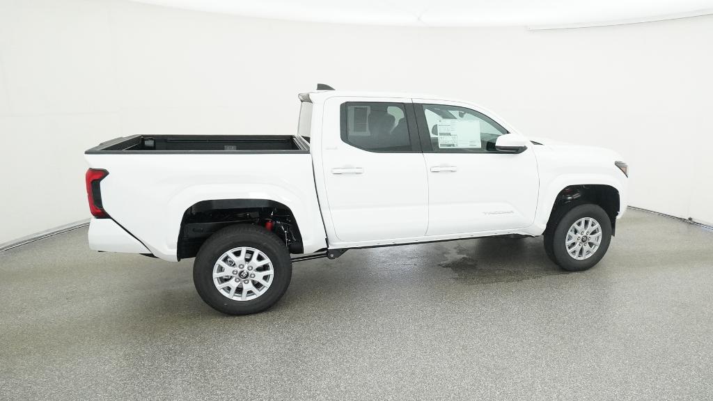 2025 Toyota Tacoma SR5 - Photo 11