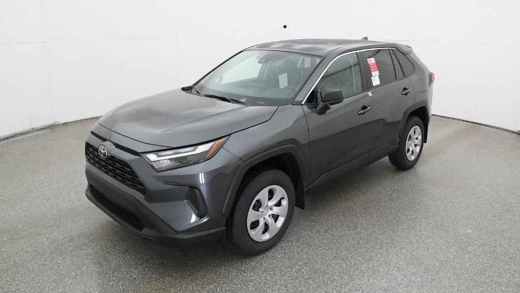 2025 Toyota RAV4 LE's photo