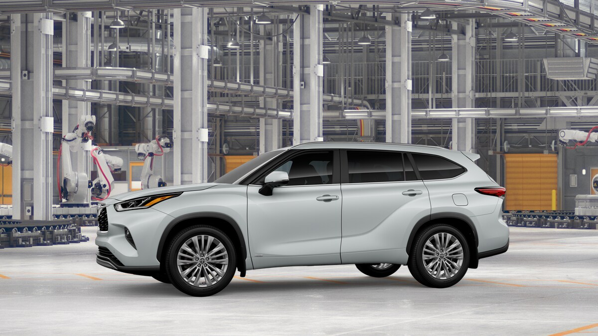 2026 Toyota Highlander Hybrid Platinum photo 2