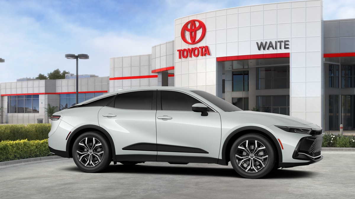 2026 Toyota Crown XLE - Photo 37