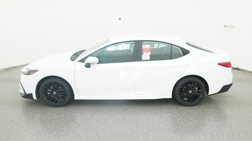 2026 Toyota Camry SE photo 3