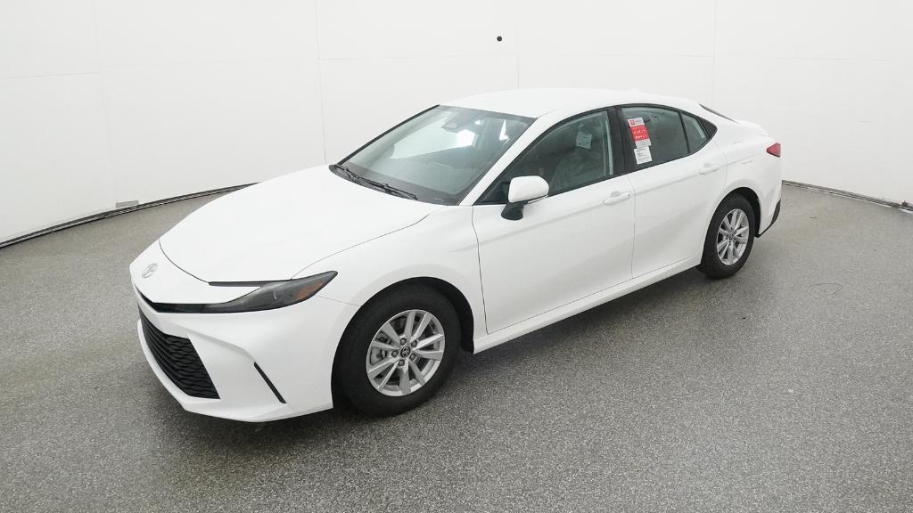 2026 Toyota Camry LE's photo