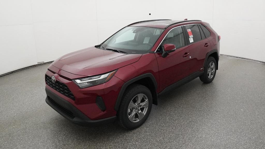 2025 Toyota RAV4 XLE's photo
